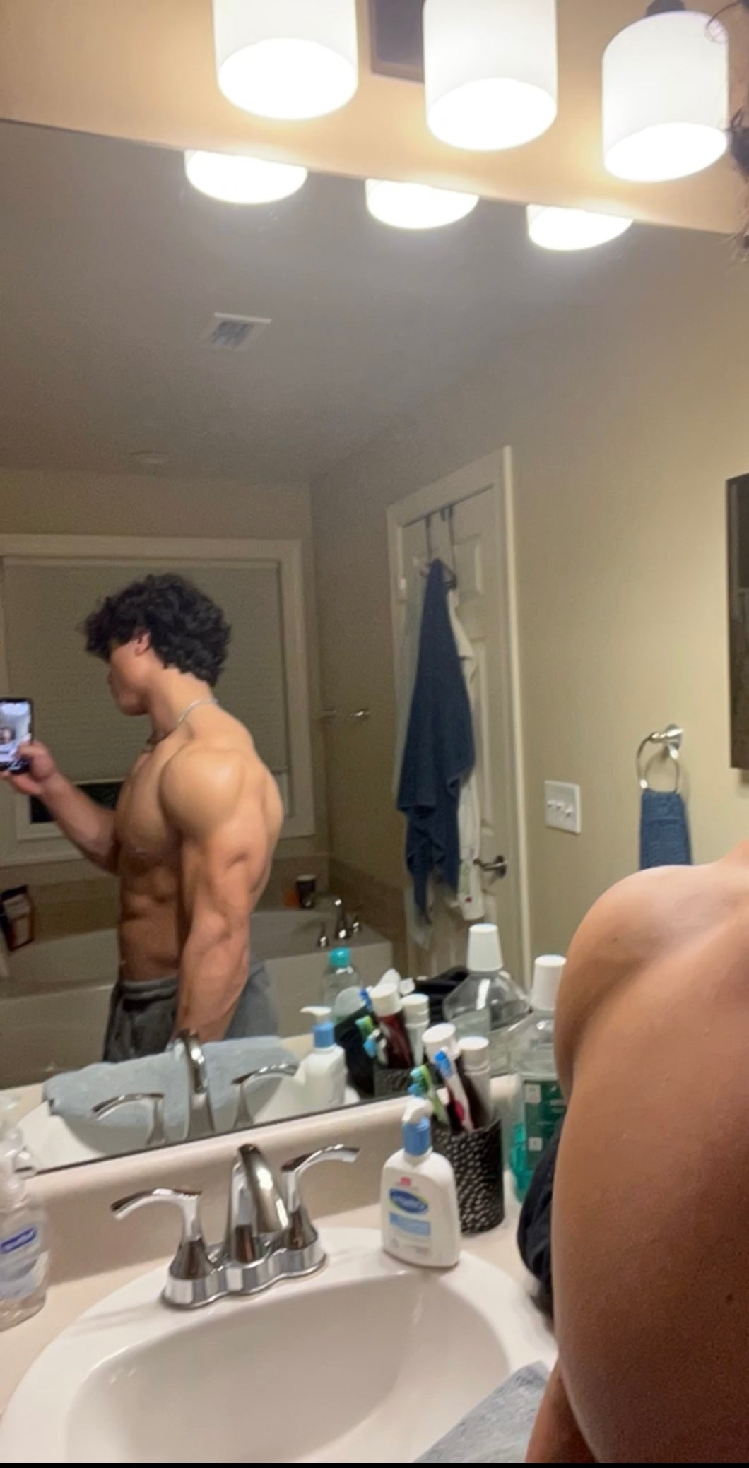 Connor Mathews, Standard Muscle and Strength Build Program ￼