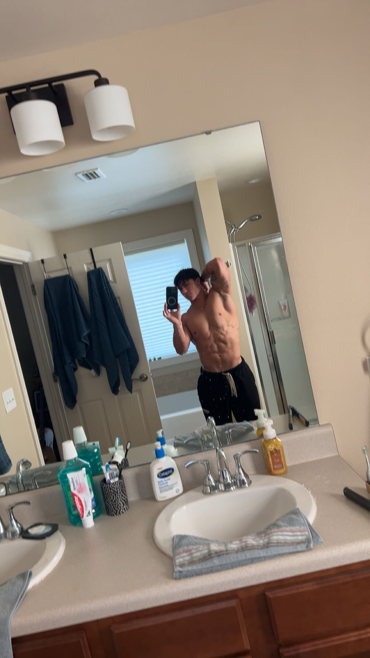 Connor Mathews, Standard Muscle and Strength Build Program ￼